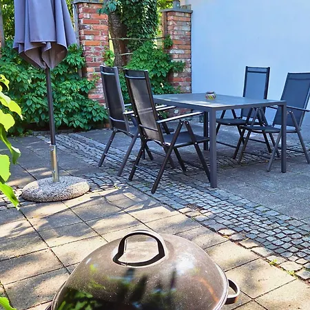 Dom wakacyjny Gemuetliches Eigenes Haeuschen Mit Terrasse & Garten - Optimal Gelegen Zwischen Altstadt & Hafen #4 Senftenberg