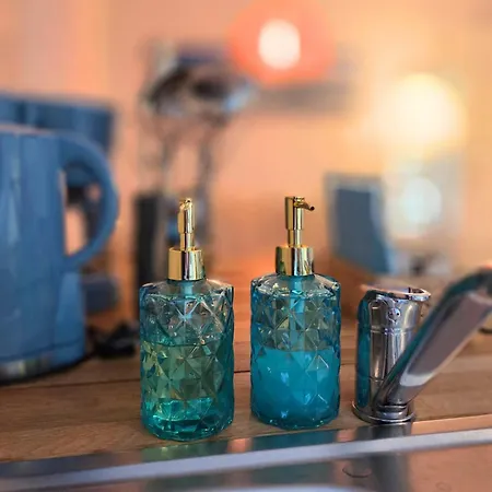 Nyaraló Gemuetliches Eigenes Haeuschen Mit Terrasse & Garten - Optimal Gelegen Zwischen Altstadt & Hafen #4